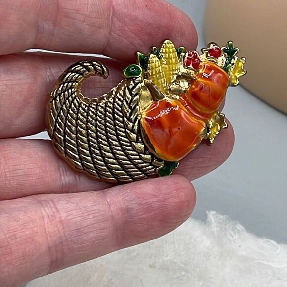 Vintage Cornucopia enamel brooch - Picture 3 of 7